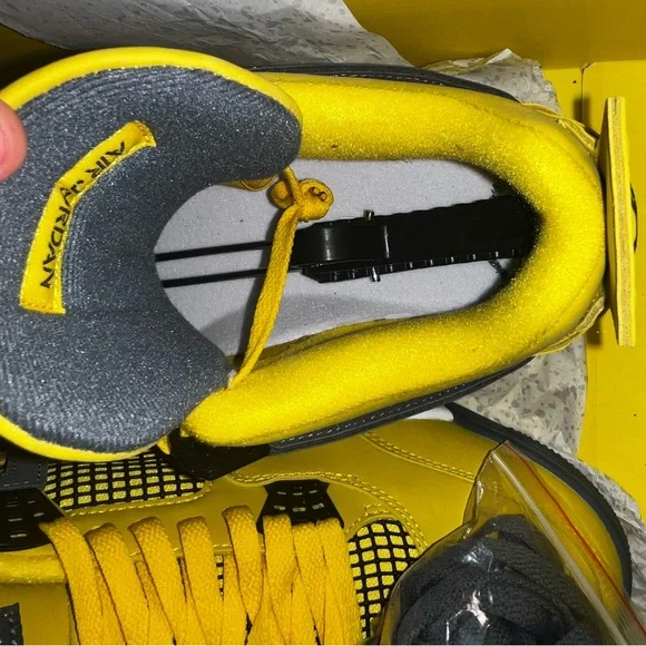 Jordan 4 retro (lightning) - Picture 10 of 10